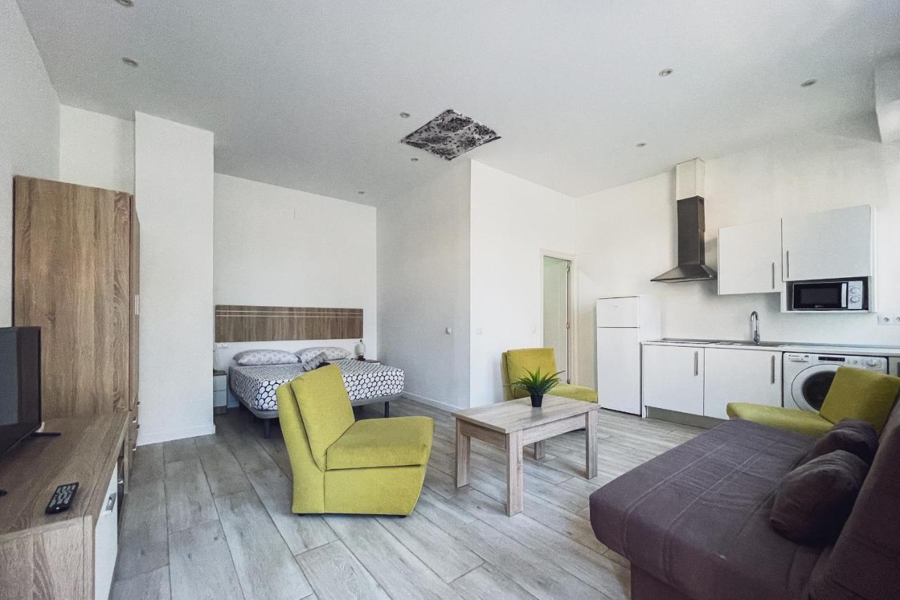Malaga Velarde Center 3 Apartment Екстериор снимка